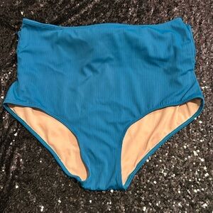 Kortni Jeane size L swim suit bottoms
